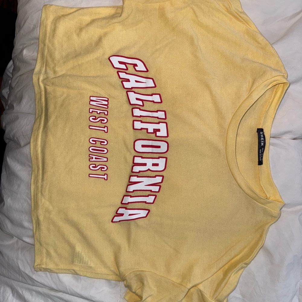 SHEIN Yellow California West Coast Kids Tee